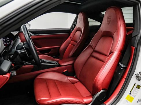 Used 2020 Porsche 911 Carrera RWD image 32
