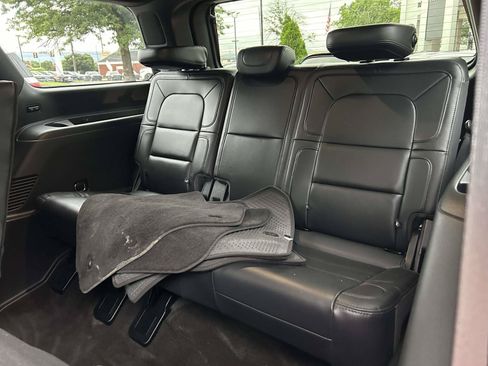 Certified 2023 Lincoln Navigator Reserve AWD/4WD image 18