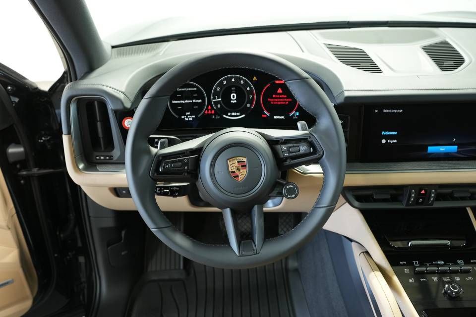 Certified 2026 Porsche Cayenne AWD/4WD image 13