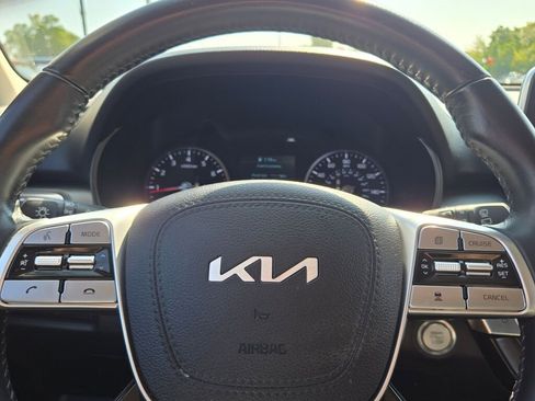 Used 2022 Kia Telluride LX image 30