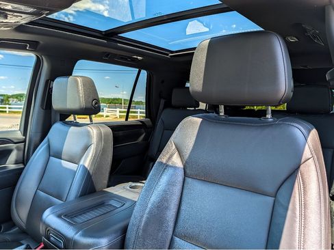 Used 2021 Chevrolet Tahoe LT w/ LT Signature Plus Package AWD/4WD image 19