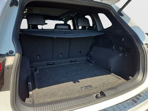 Used 2022 Volkswagen Tiguan SEL R-Line AWD/4WD image 9