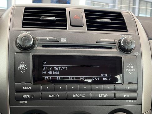 Used 2011 Toyota Corolla LE image 18