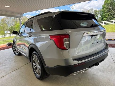 Used 2024 Ford Explorer XLT AWD/4WD image 6