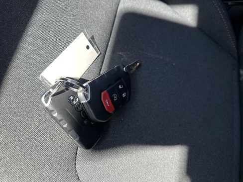 Used 2025 Jeep Wrangler Willys image 20