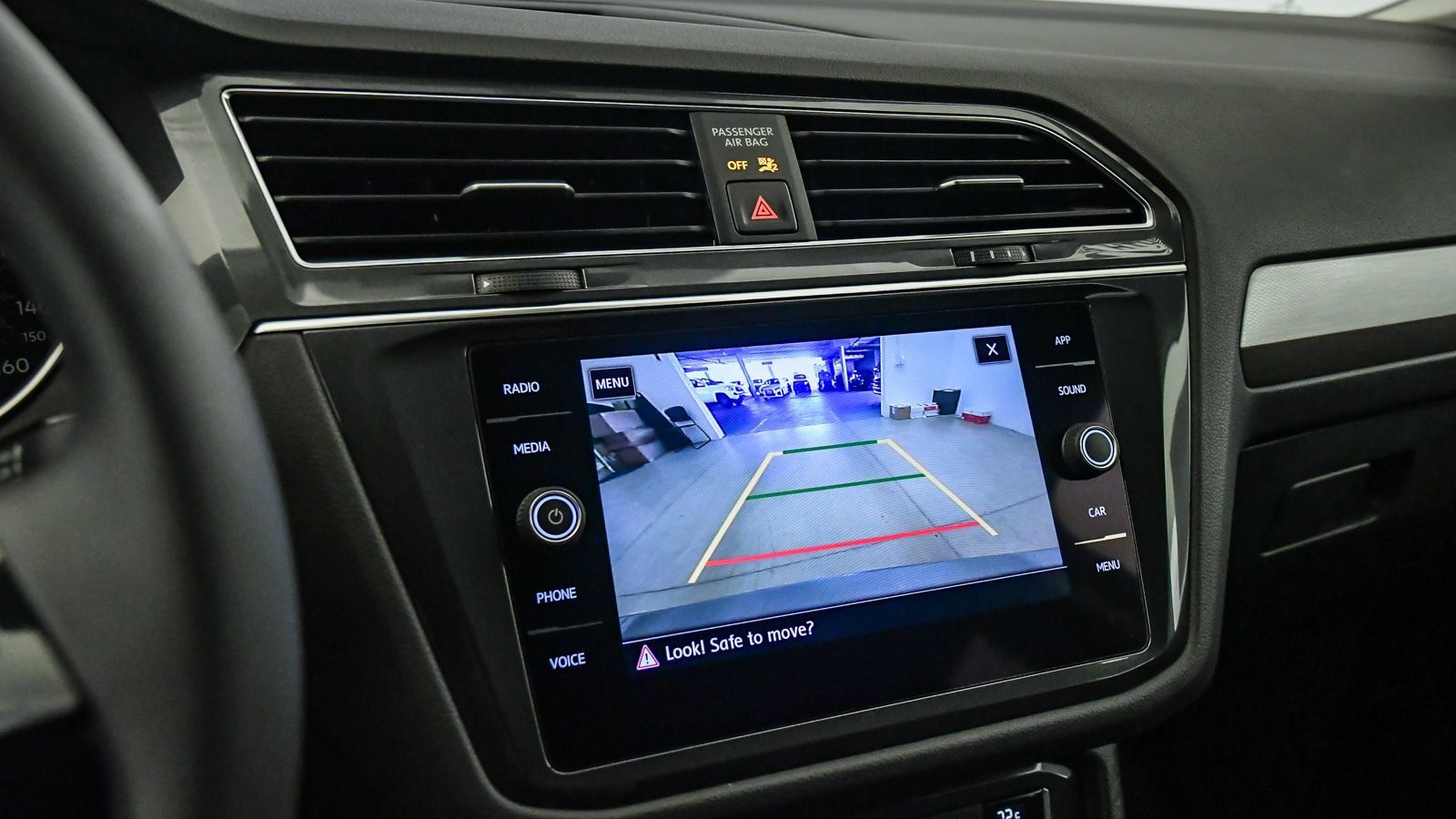 Used 2020 Volkswagen Tiguan SE FWD image 24