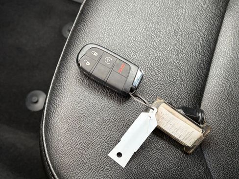 Used 2025 Jeep Compass Limited image 20