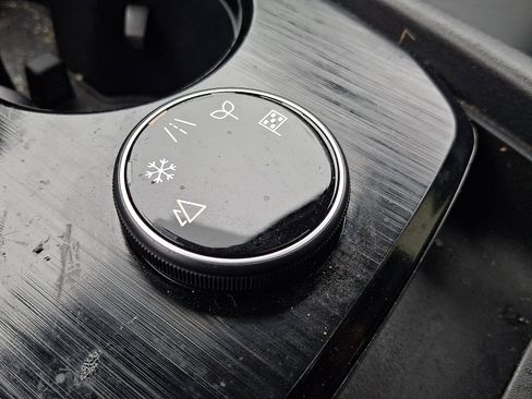 Certified 2024 Nissan Rogue SV w/ SV Premium Package image 23