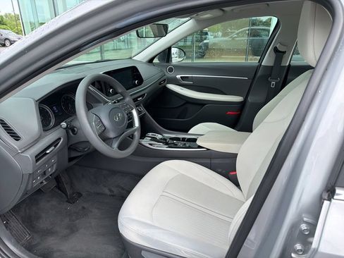 Used 2023 Hyundai Sonata SE FWD image 17