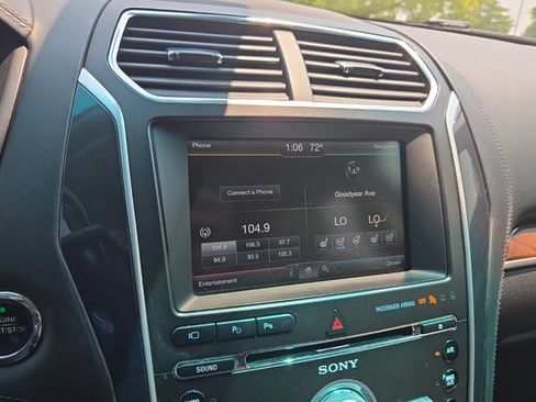 Used 2016 Ford Explorer Platinum AWD/4WD image 22