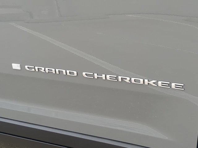 New 2027 Jeep Grand Cherokee Limited AWD/4WD image 13