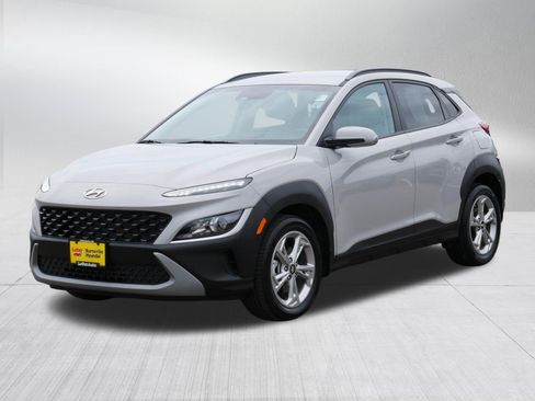 Certified 2023 Hyundai Kona SEL AWD/4WD image 3