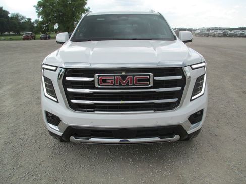 New 2026 GMC Yukon Elevation w/ Elevation Premium Package AWD/4WD image 10