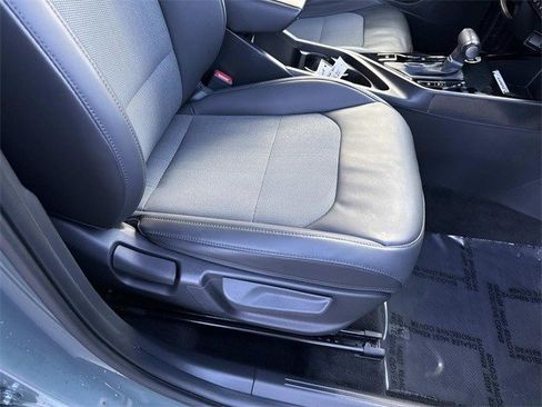 Used 2023 Kia Niro EX image 10