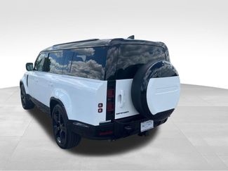 Used 2024 Land Rover Defender 130 X-Dynamic SE AWD/4WD video 3