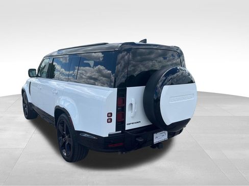 Used 2024 Land Rover Defender 130 X-Dynamic SE AWD/4WD image 3