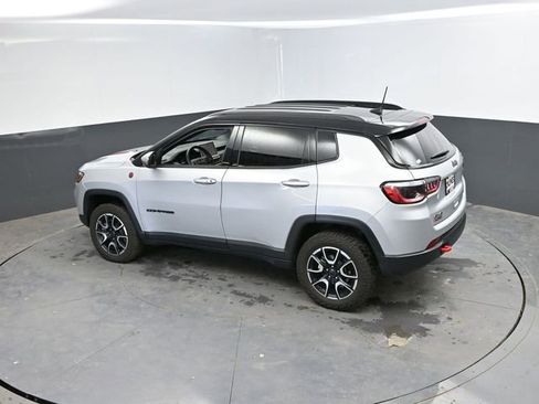 Used 2025 Jeep Compass Trailhawk AWD/4WD image 35