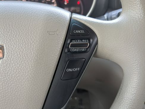 Used 2015 Nissan Quest S image 20