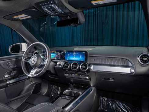 New 2026 Mercedes-Benz GLB 250 4MATIC image 4