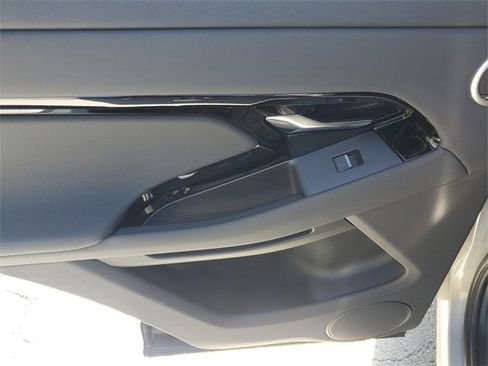 Used 2025 Land Rover Range Rover Evoque S image 16