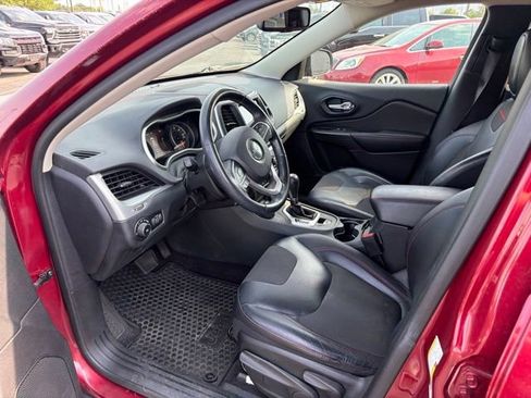 Used 2016 Jeep Cherokee Trailhawk w/ Cold Weather Group AWD/4WD image 21