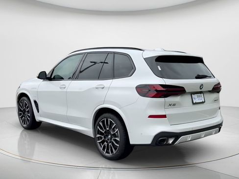 New 2026 BMW X5 xDrive50e w/ M Sport Package image 4