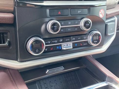Used 2023 Ford Expedition Limited AWD/4WD image 13