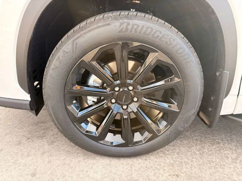 Used 2026 Toyota Highlander Limited image 32