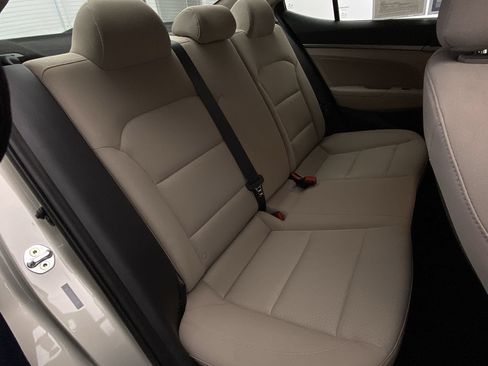Used 2018 Hyundai Elantra SEL FWD image 17