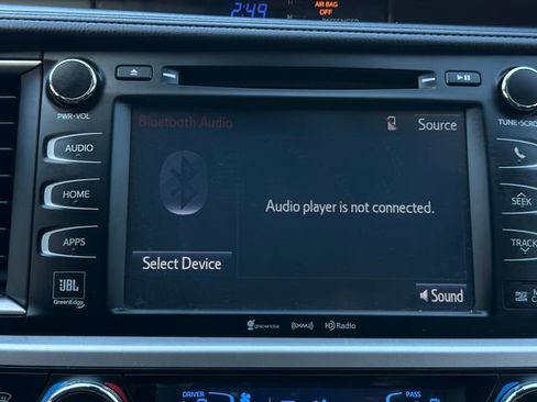 Used 2017 Toyota Highlander Limited image 25