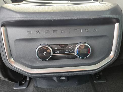 Used 2025 Ford Expedition Max Active AWD/4WD image 16