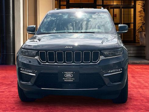 Used 2022 Jeep Grand Cherokee Limited w/ Trailer Tow Prep Group (B) RWD image 3