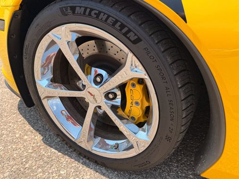 Used 2012 Chevrolet Corvette Grand Sport w/ 2LT Preferred Equipment Group RWD image 13