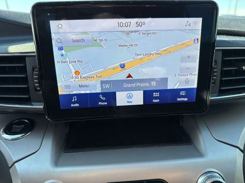 Used 2022 Ford Explorer XLT w/ Equipment Group 202A image 25