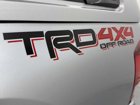 Certified 2018 Toyota Tacoma TRD Off-Road w/ TRD Premium Off Road Package AWD/4WD image 28