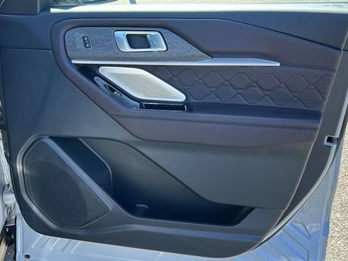 Certified 2025 Ford Explorer Platinum w/ LUX Leather Package AWD/4WD image 10