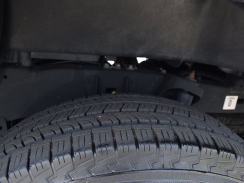 Used 2018 Toyota Tacoma SR5 RWD image 22