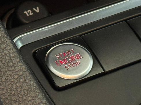 Used 2017 Volkswagen Jetta SE FWD image 18