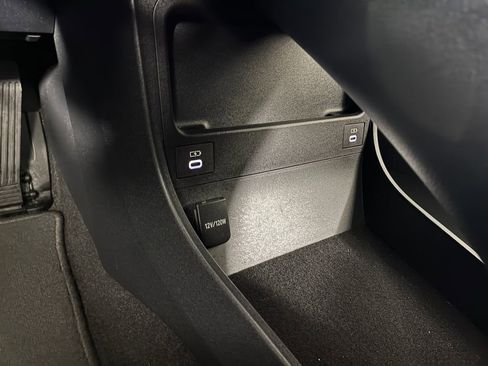 Certified 2023 Subaru Solterra Limited image 16