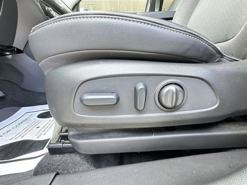 Certified 2023 Buick Encore GX Preferred w/ Cold Weather Comfort Package AWD/4WD image 19