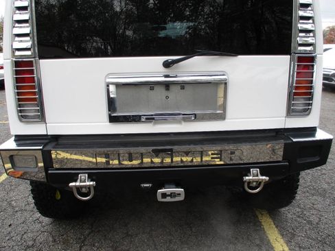 Used 2004 HUMMER H2 w/ Preferred Equipment Group image 18