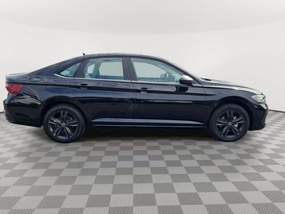 Used 2022 Volkswagen Jetta SE w/ Panoramic Sunroof Package