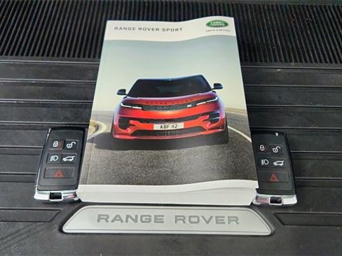 Used 2025 Land Rover Range Rover Sport Dynamic SE image 61