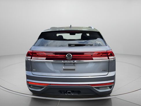 Used 2024 Volkswagen Atlas Cross Sport SE AWD/4WD image 4