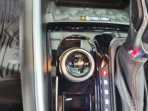 Used 2025 Chevrolet Colorado Z71 w/ Technology Package image 29