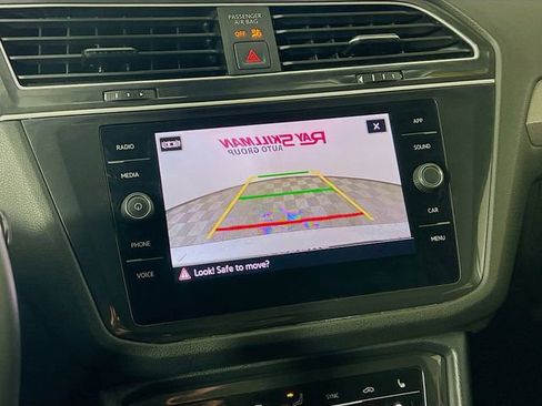Used 2024 Volkswagen Tiguan SE image 18