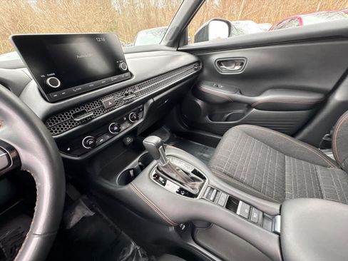 Certified 2025 Honda HR-V Sport image 22