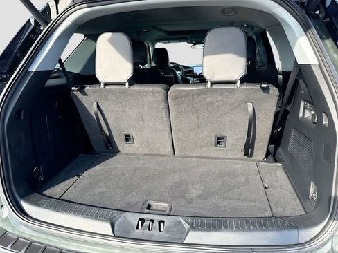 Certified 2022 Ford Explorer XLT w/ Equipment Group 202A image 29