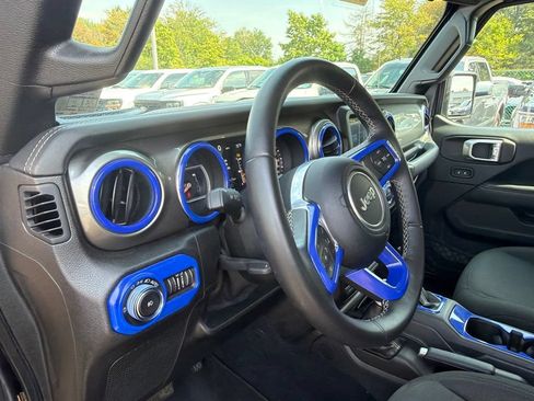 Used 2019 Jeep Wrangler Unlimited Sahara AWD/4WD image 20