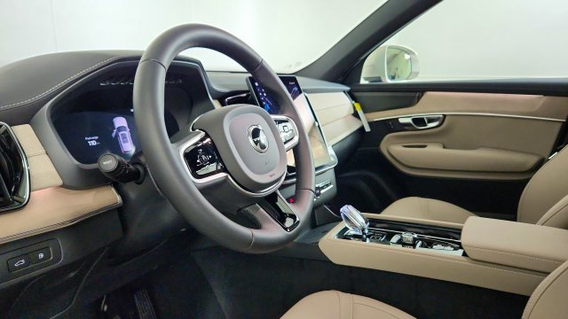 New 2026 Volvo XC90 T8 Plus w/ Protection Package Premier AWD/4WD image 12